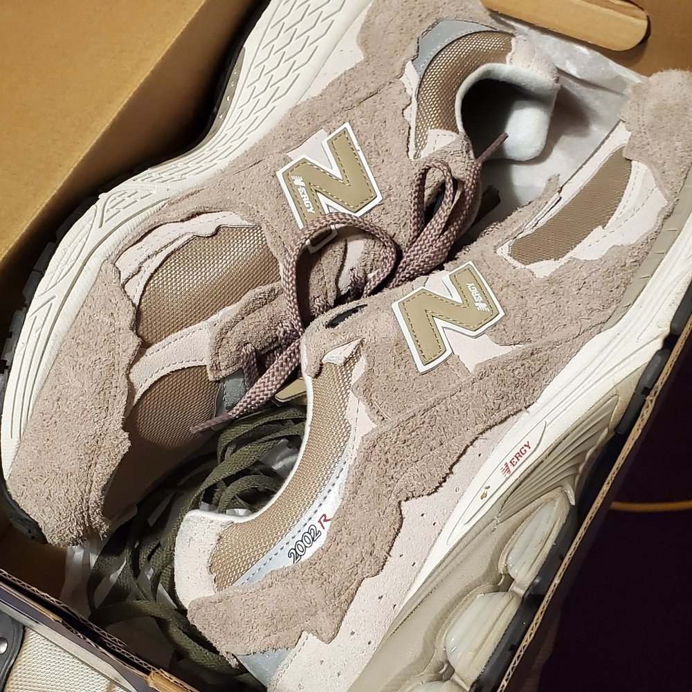 New Balance 2002RD Protection Pack Sneakers
